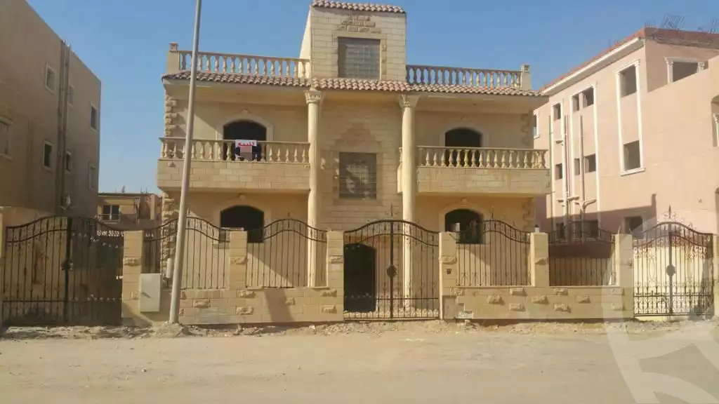 https://aqarmap.com.eg/ar/listing/6808454-for-sale-cairo-el-sheikh-zayed-city-compounds-el-yasmeen-compound