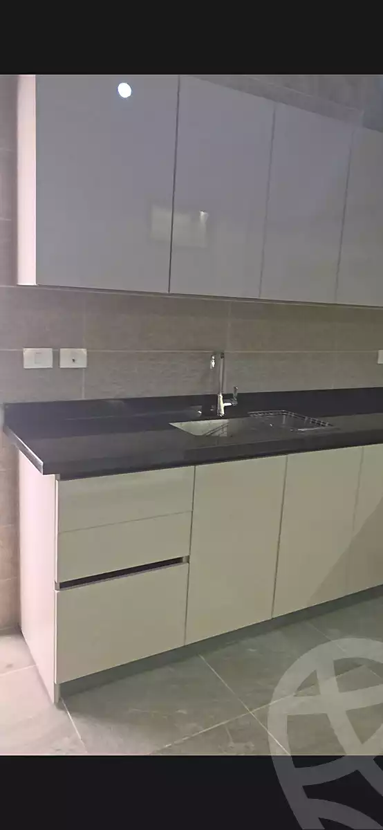 https://aqarmap.com.eg/ar/listing/6810187-for-rent-cairo-new-cairo-compounds-mwn-ryzydns-lmrsm-llttwyr