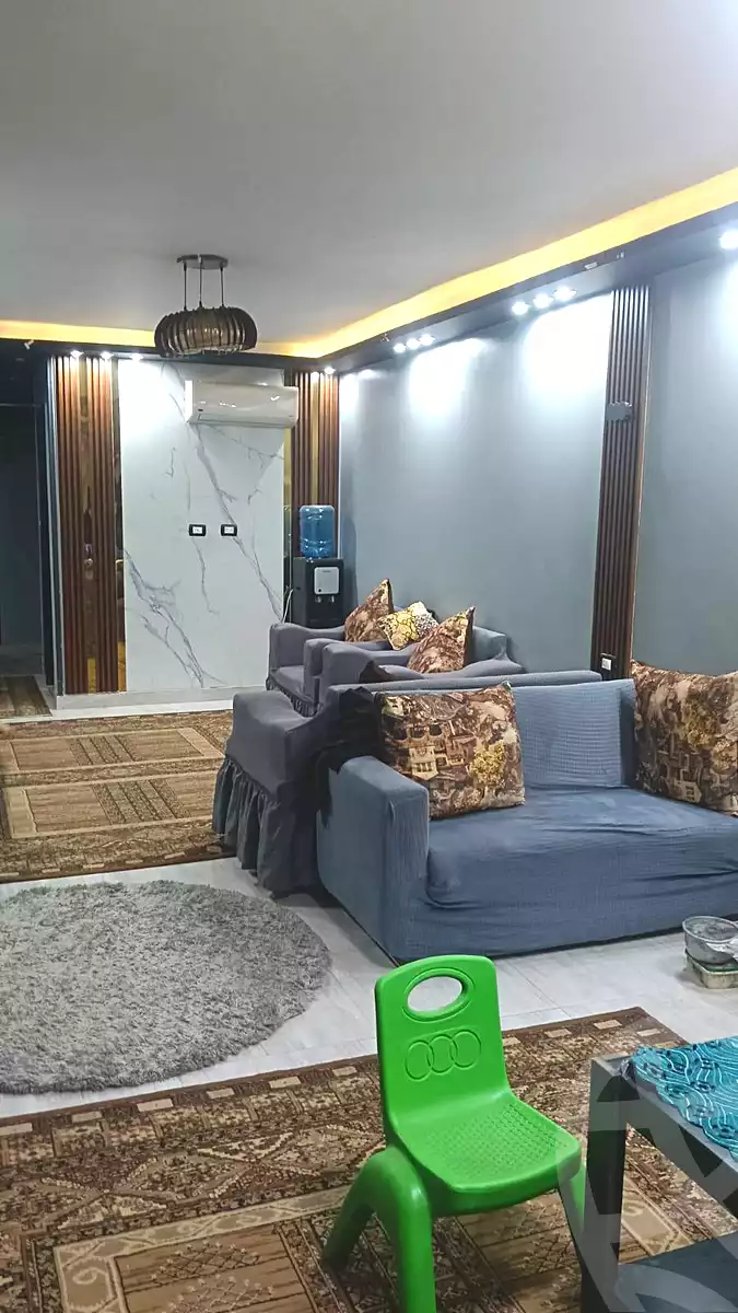 https://aqarmap.com.eg/en/listing/6811056-for-sale-cairo-helwan-ahmed-enci-st