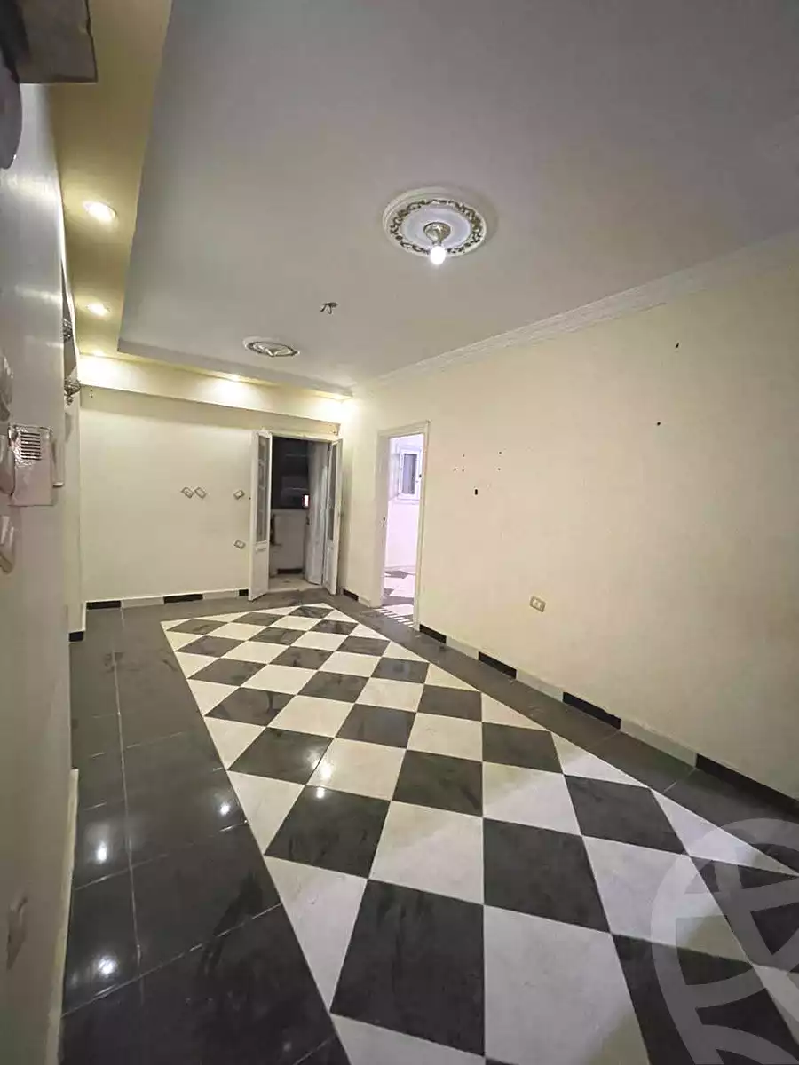 https://aqarmap.com.eg/ar/listing/6813156-for-sale-alexandria-new-miami-street-10