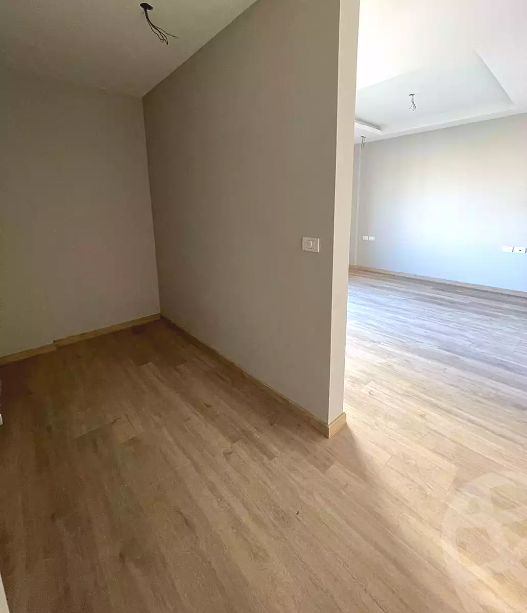 https://aqarmap.com.eg/en/listing/6817005-for-sale-cairo-el-sheikh-zayed-city-compounds-kmbwnd-fyldj-wyst-dr-llttwyr
