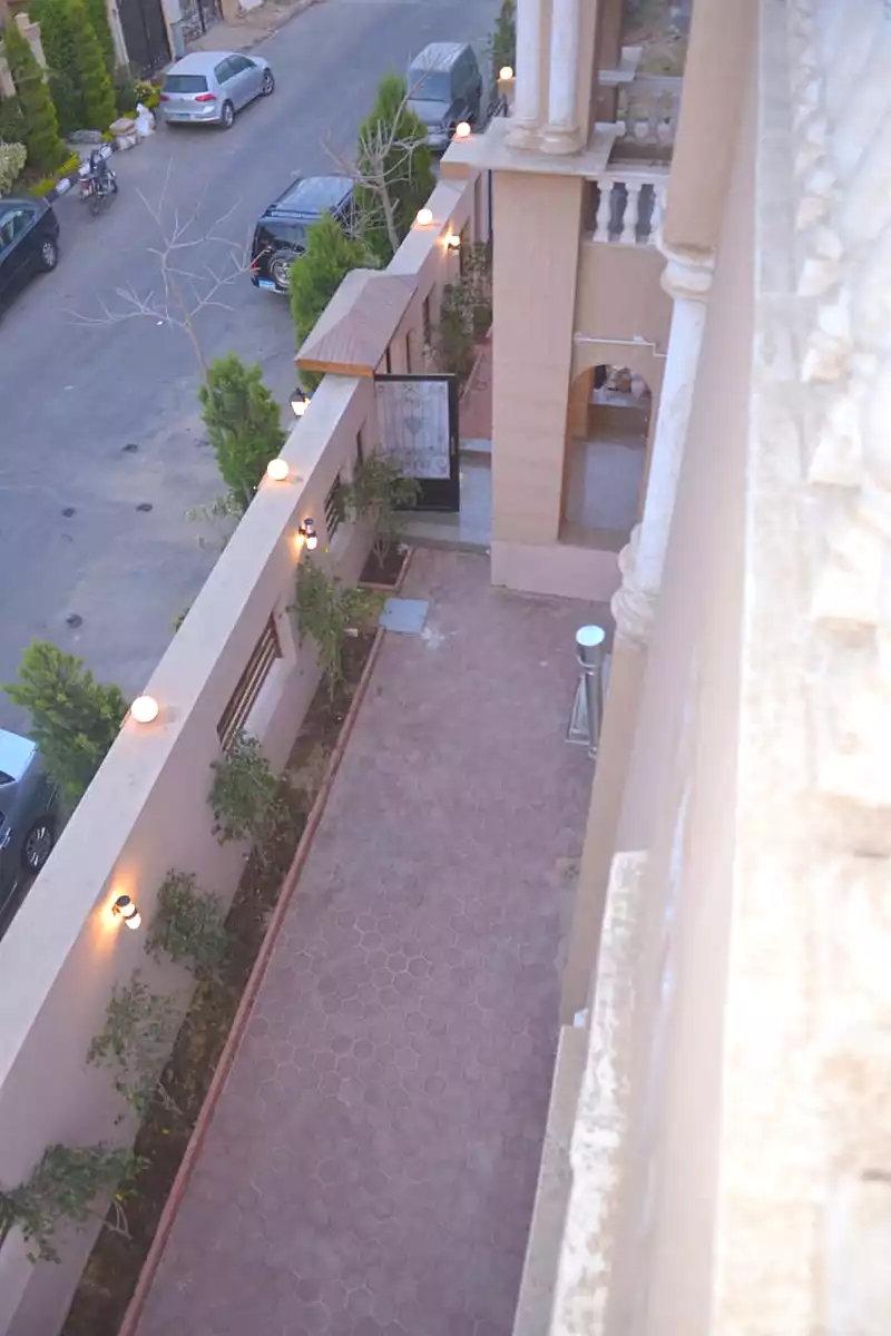 https://aqarmap.com.eg/en/listing/6817920-for-sale-cairo-new-cairo-compounds-maxim-country-club