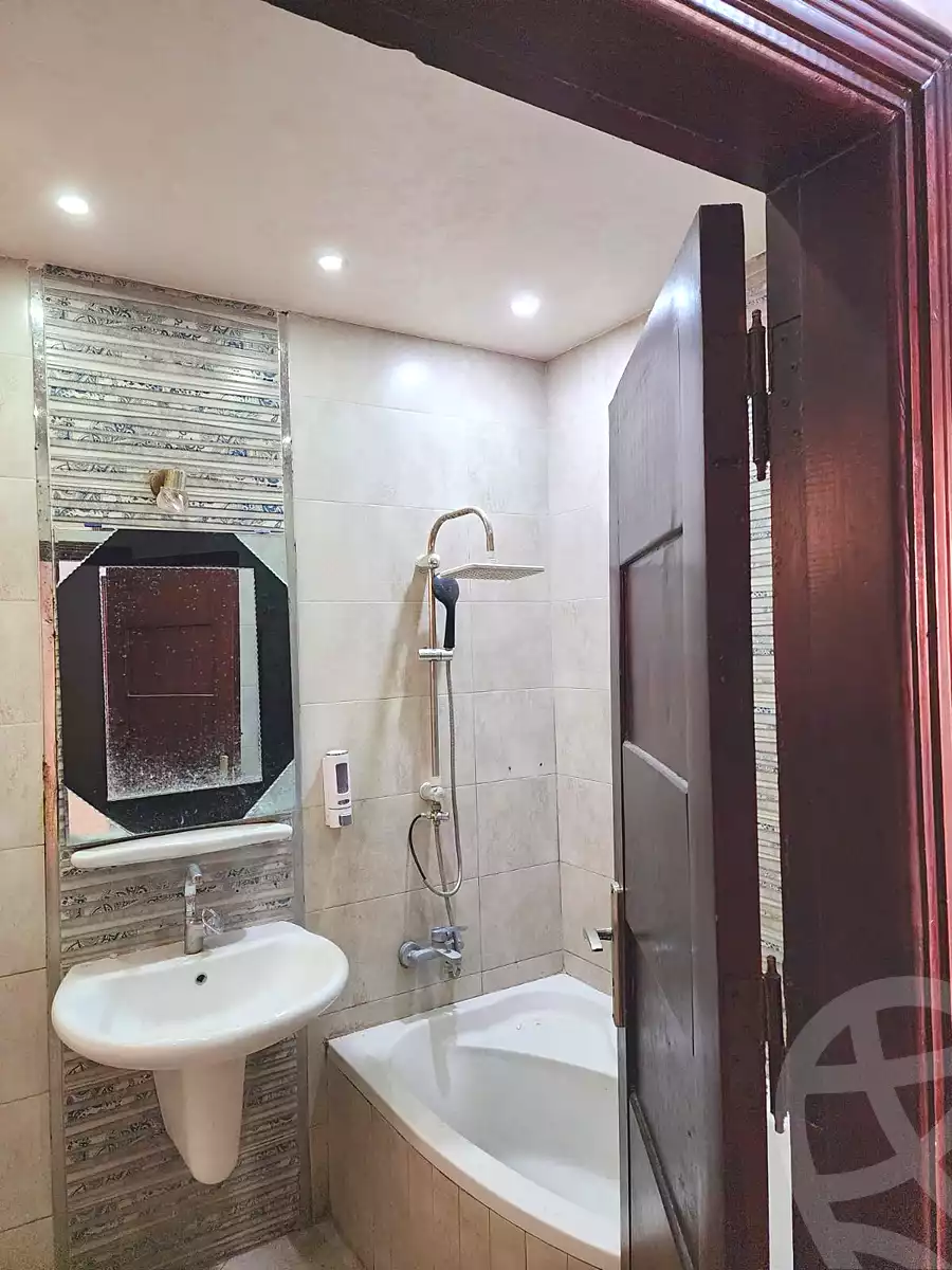 https://aqarmap.com.eg/en/listing/6821175-for-sale-cairo-el-sheikh-zayed-city-el-hay-el-hady-ashaer