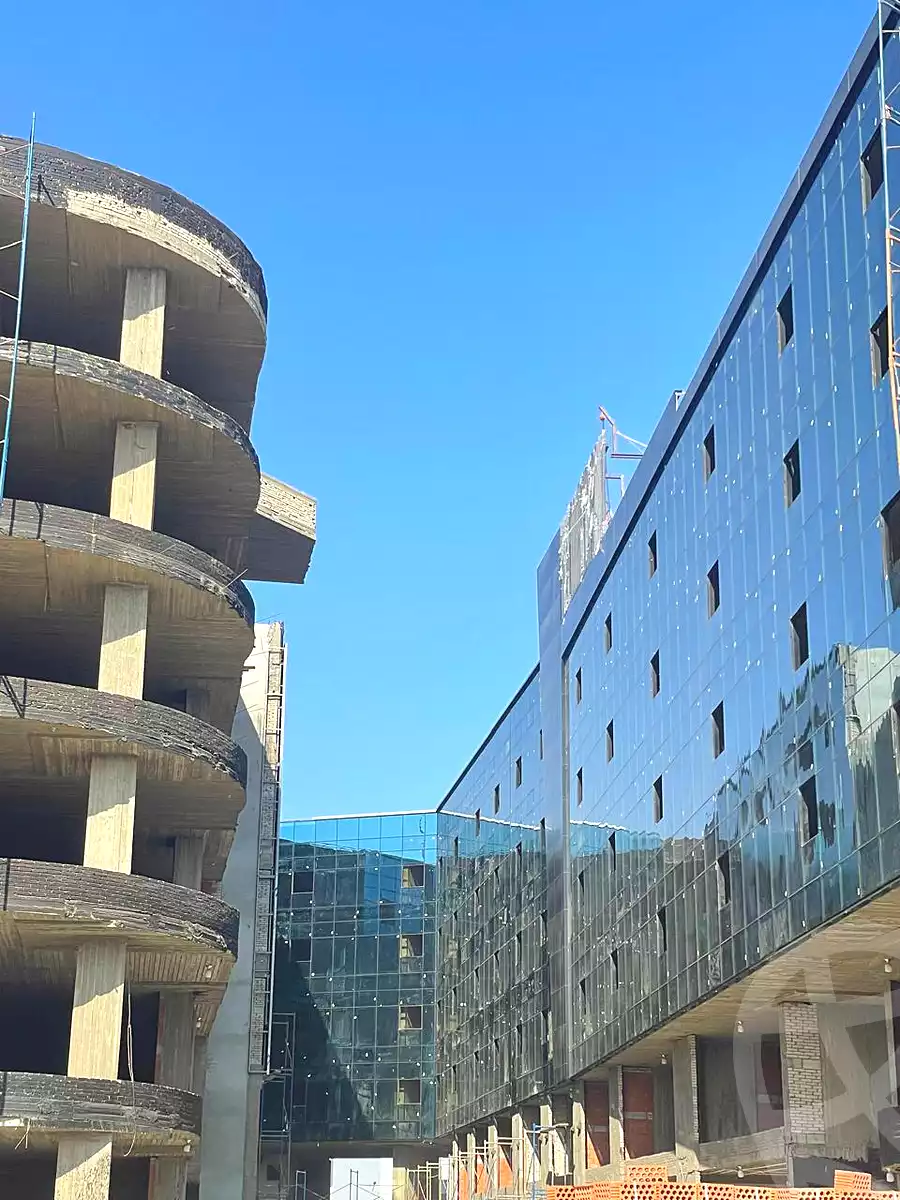 https://aqarmap.com.eg/ar/listing/6821774-for-sale-cairo-el-sheikh-zayed-city-compounds-101-mall-premium