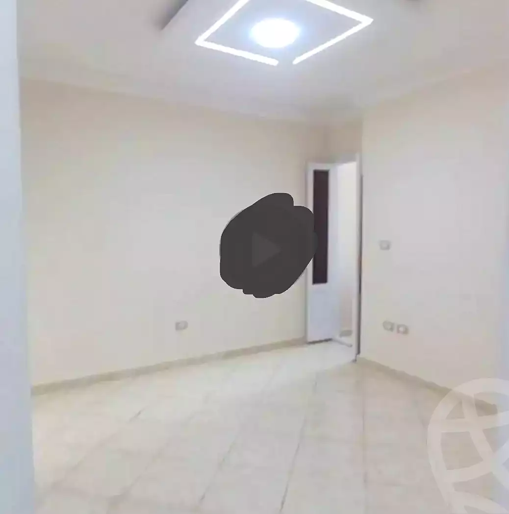 https://aqarmap.com.eg/ar/listing/6822000-for-sale-alexandria-moharram-bey-gogo-st