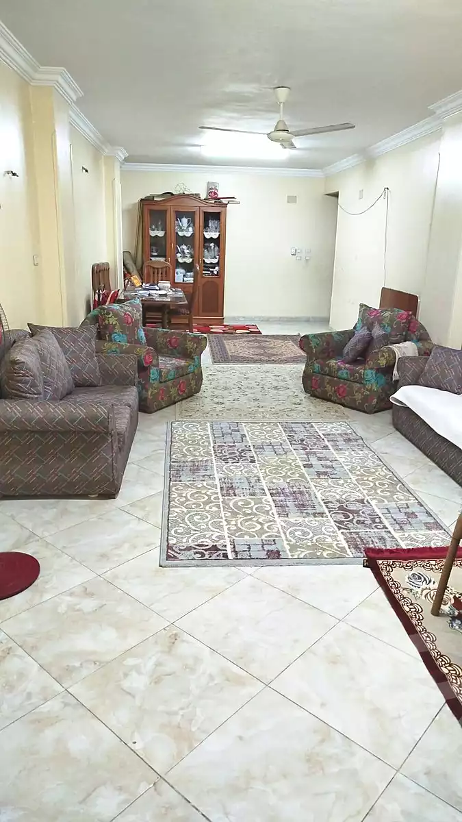 https://aqarmap.com.eg/ar/listing/6822525-for-sale-cairo-helwan-helwan-el-sharkeya-gaafar-st