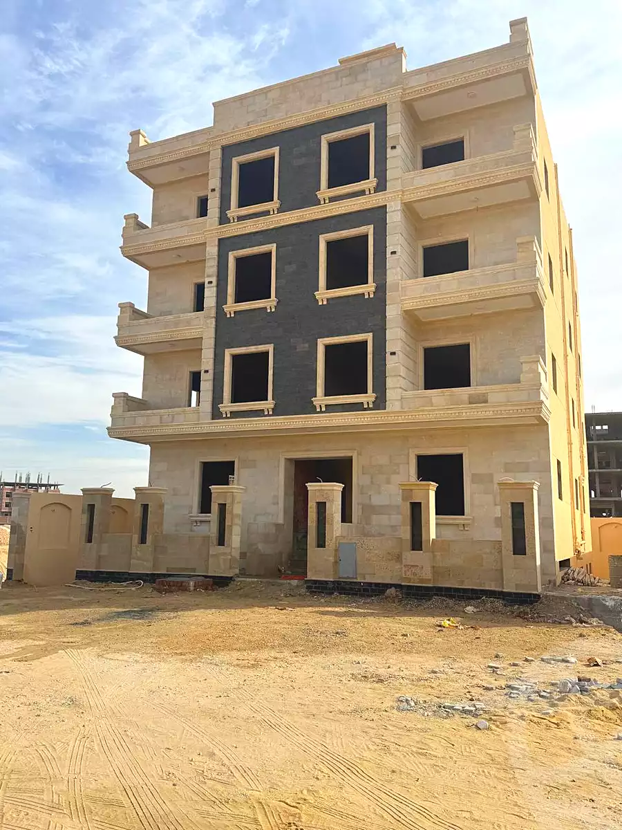 https://aqarmap.com.eg/ar/listing/6820250-for-sale-cairo-al-oubour-compounds-golf-city