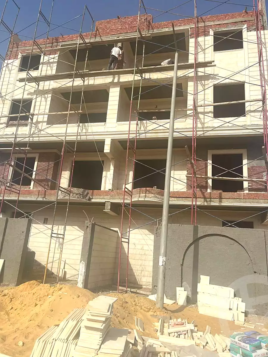 https://aqarmap.com.eg/ar/listing/6822759-for-sale-cairo-al-oubour-el-hay-el-sades-omar-ibn-abd-el-aziz-st