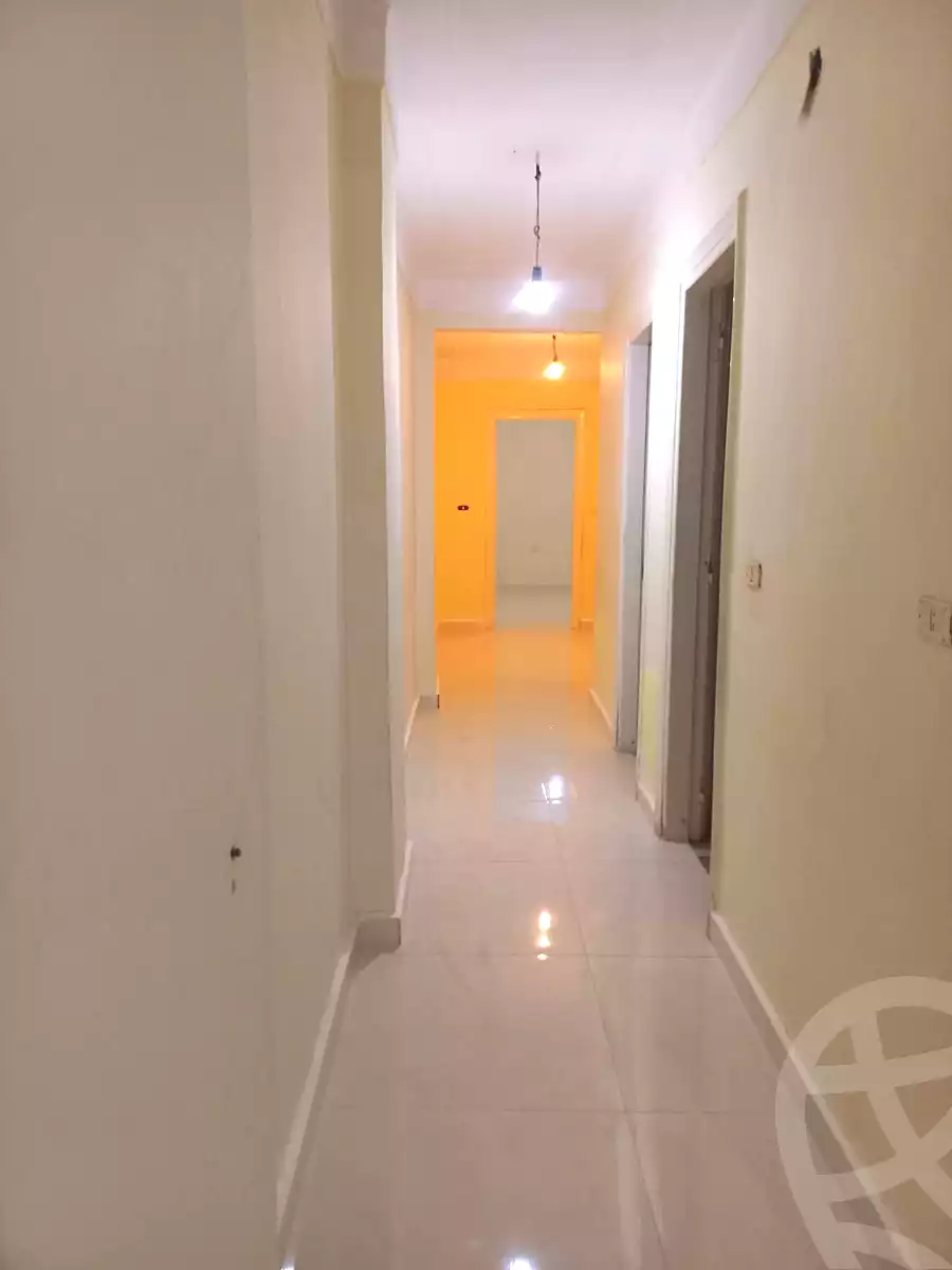 https://aqarmap.com.eg/ar/listing/6827955-for-rent-alexandria-zezenia-ibrahim-el-attar-st