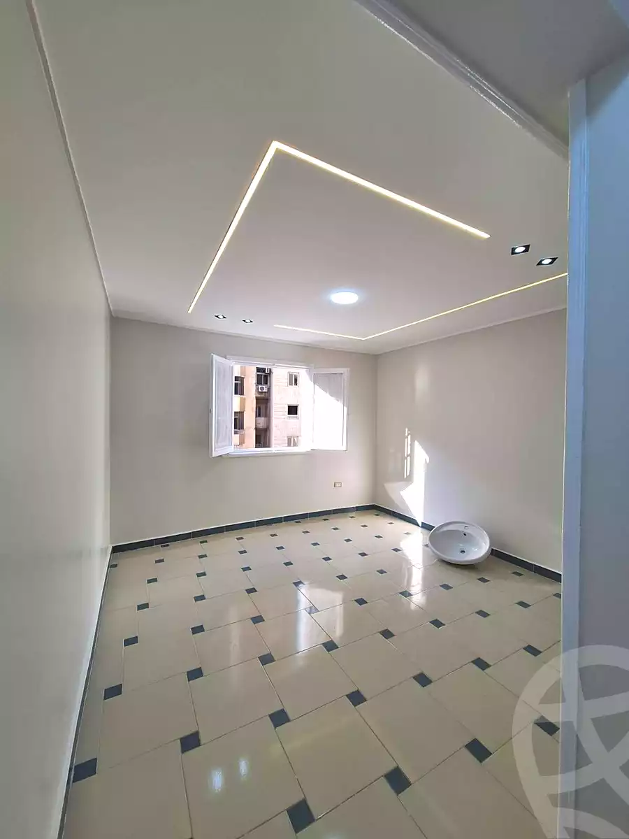 https://aqarmap.com.eg/ar/listing/6829507-for-sale-alexandria-sydy-bshr-sydy-bshr-bhry-shr-mhmwd-l-yswy