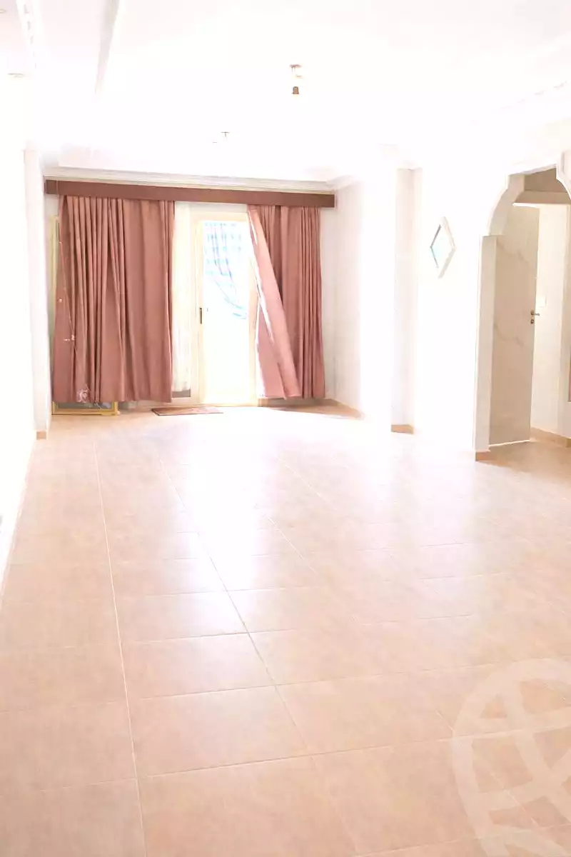 https://aqarmap.com.eg/ar/listing/6829867-for-sale-alexandria-moharram-bey-kanal-al-mahmoudeya-al-bahri-st