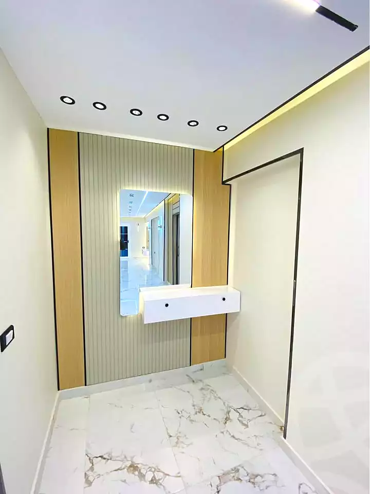 https://aqarmap.com.eg/ar/listing/6829952-for-sale-alexandria-l-jmy-lbytsh-el-reyad-st