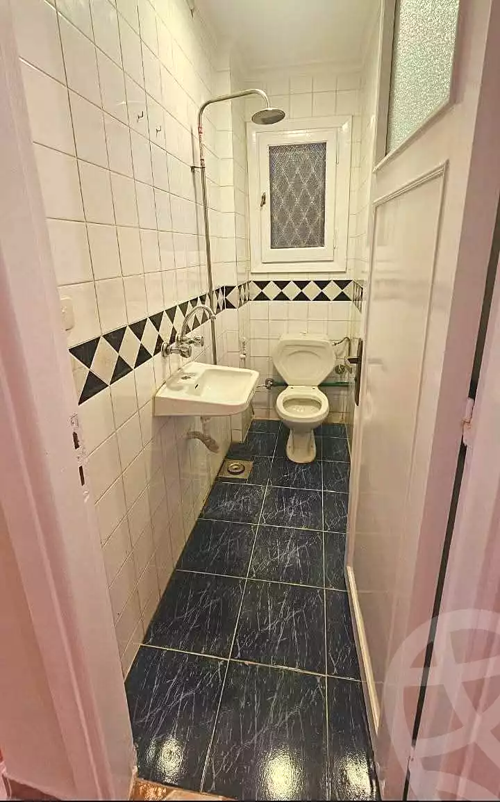 https://aqarmap.com.eg/ar/listing/6830078-for-rent-alexandria-ganaklis