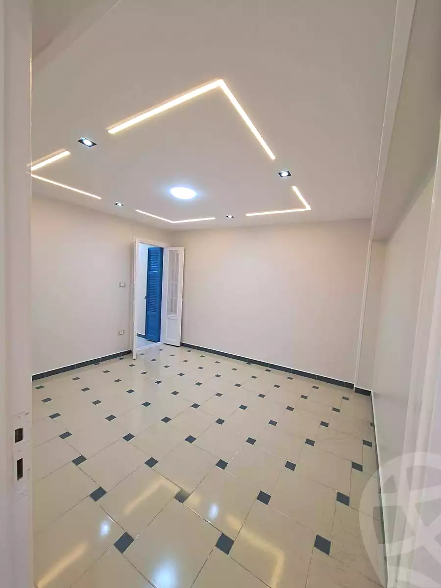 https://aqarmap.com.eg/ar/listing/6830414-for-sale-alexandria-sydy-bshr-sydy-bshr-bhry-shr-mhmwd-l-yswy
