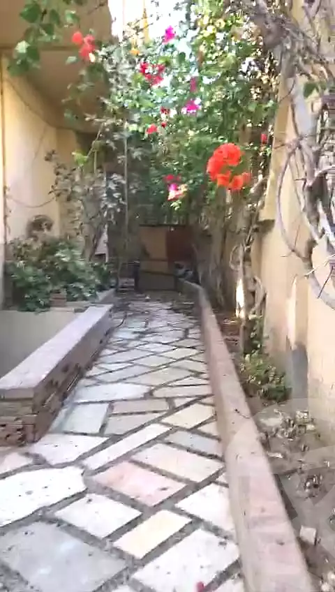 https://aqarmap.com.eg/ar/listing/6831156-for-sale-cairo-6th-of-october-el-ahyaa-neighborhood-3rd-al-hay-al-thalith-st