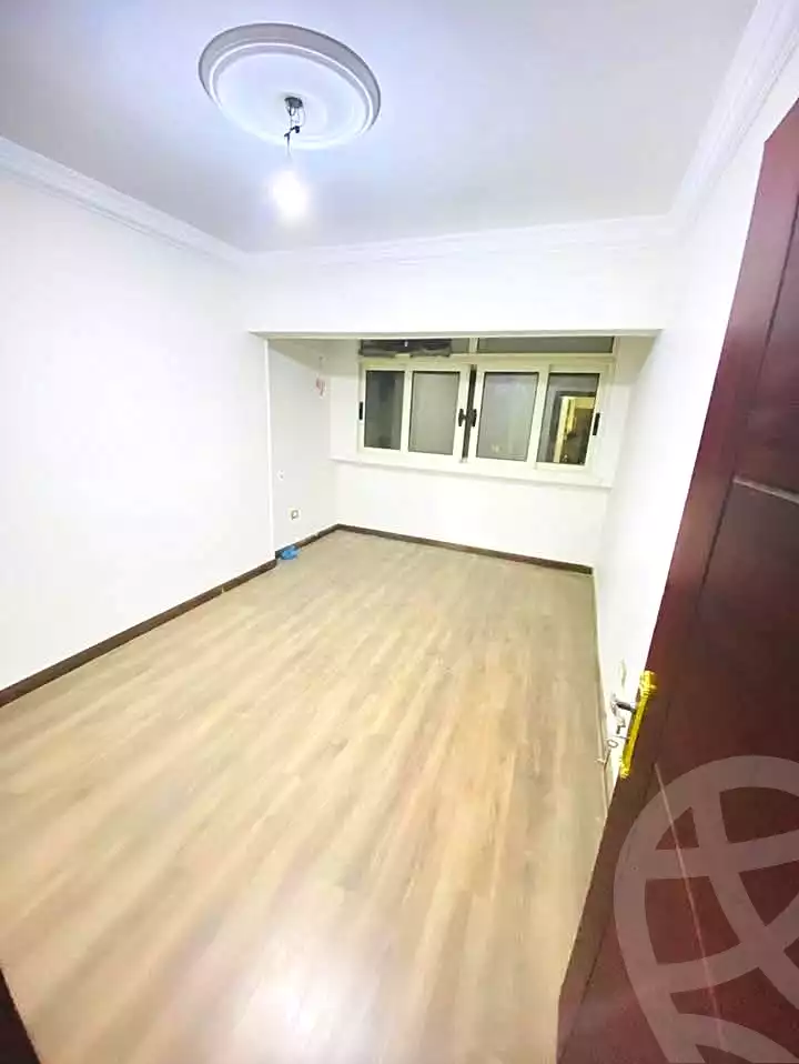 https://aqarmap.com.eg/en/listing/6834336-for-sale-alexandria-el-mandara-alex-el-mandara-bahri-sidi-kamal-st