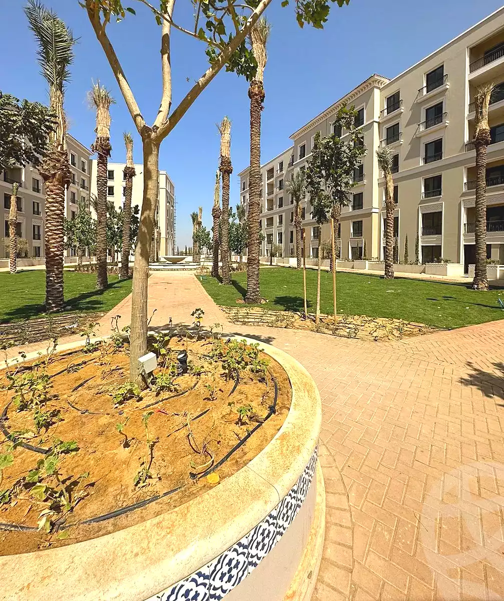 https://aqarmap.com.eg/en/listing/6837546-for-sale-cairo-el-sheikh-zayed-city-compounds-kmbwnd-fyldj-wyst-dr-llttwyr