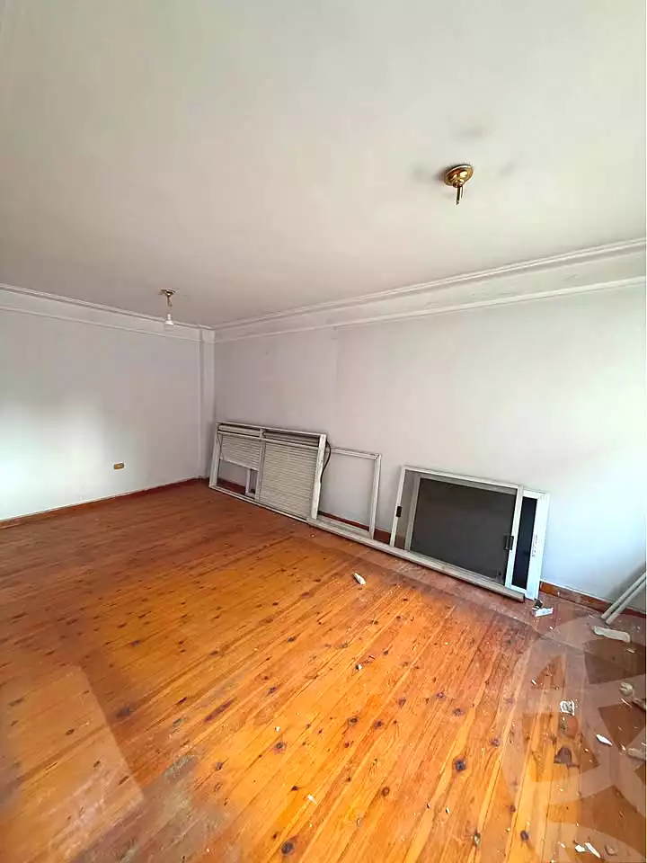 https://aqarmap.com.eg/ar/listing/6837831-for-sale-alexandria-sydy-bshr-sydy-bshr-bhry-khalil-hamada-st