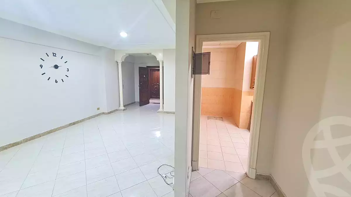 https://aqarmap.com.eg/ar/listing/6837938-for-sale-alexandria-smouha-tout-ankh-amoun-st