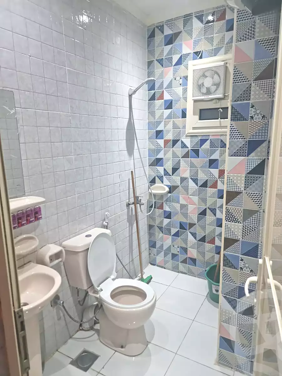 https://aqarmap.com.eg/ar/listing/6839265-for-rent-cairo-6th-of-october-el-ahyaa-neighborhood-2nd-divided-from-al-kafrawei-st