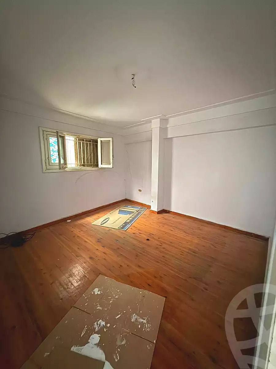 https://aqarmap.com.eg/ar/listing/6840115-for-sale-alexandria-sydy-bshr-sydy-bshr-bhry-khalil-hamada-st