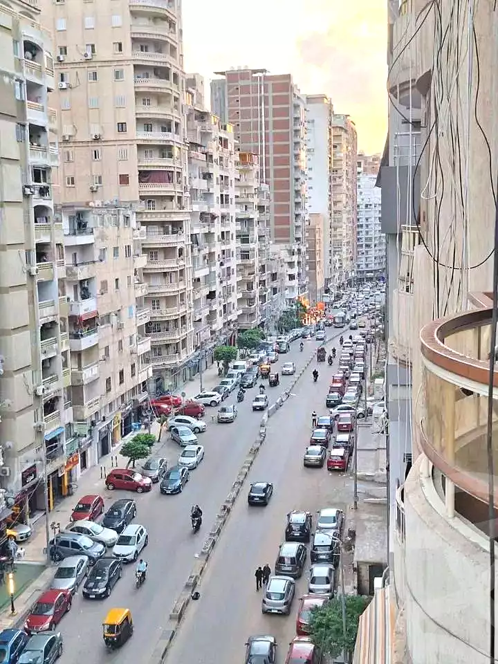 https://aqarmap.com.eg/ar/listing/6843933-for-sale-alexandria-sydy-bshr-sydy-bshr-bhry-shr-mhmwd-l-yswy