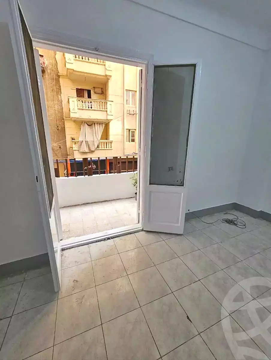 https://aqarmap.com.eg/ar/listing/6846530-for-sale-alexandria-sydy-bshr-sydy-bshr-bhry-amr-el-nogomy-st