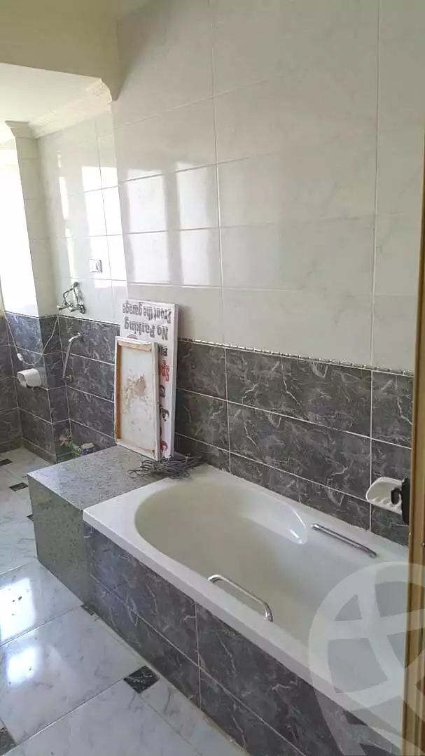 https://aqarmap.com.eg/ar/listing/6847890-for-sale-cairo-6th-of-october-el-hay-el-motamyz-el-motamayez-neighborhood-soaad-kafafi-st