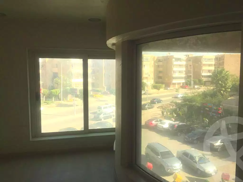 https://aqarmap.com.eg/ar/listing/6849133-for-sale-cairo-6th-of-october-el-hay-el-motamyz-el-motamayez-neighborhood-soaad-kafafi-st