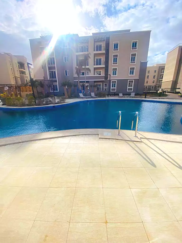 https://aqarmap.com.eg/ar/listing/6849236-for-sale-cairo-6th-of-october-compounds-october-plaza