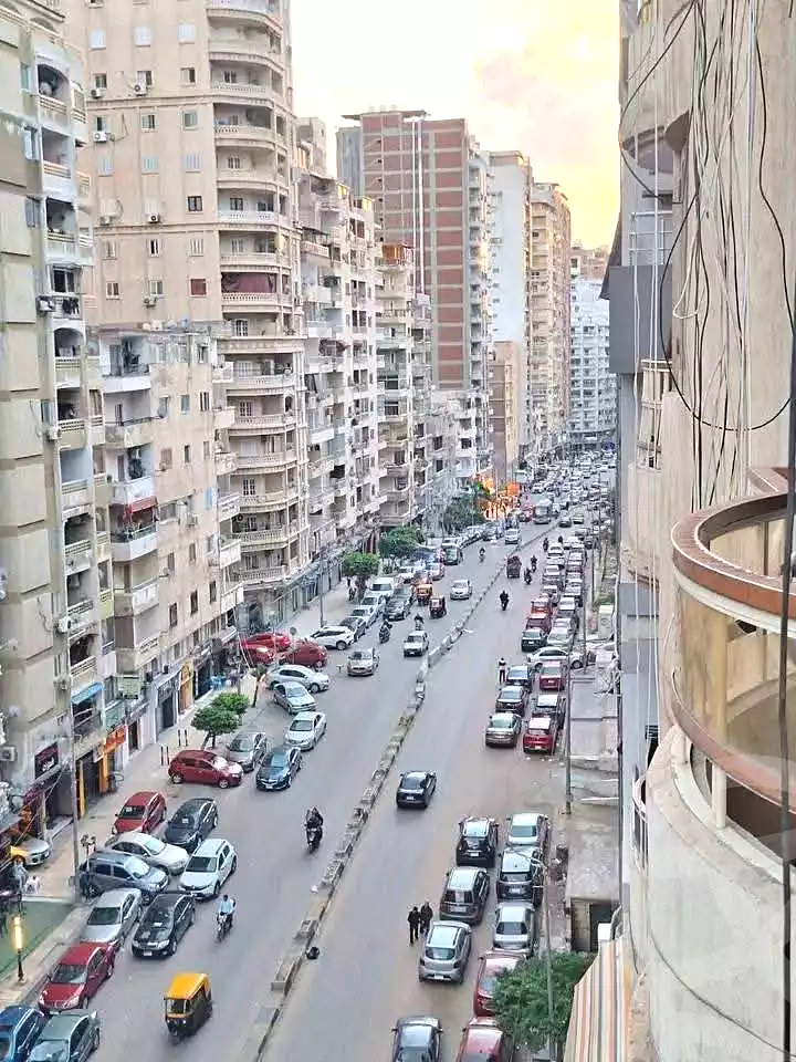 https://aqarmap.com.eg/ar/listing/6850745-for-sale-alexandria-sydy-bshr-sydy-bshr-bhry-shr-mhmwd-l-yswy