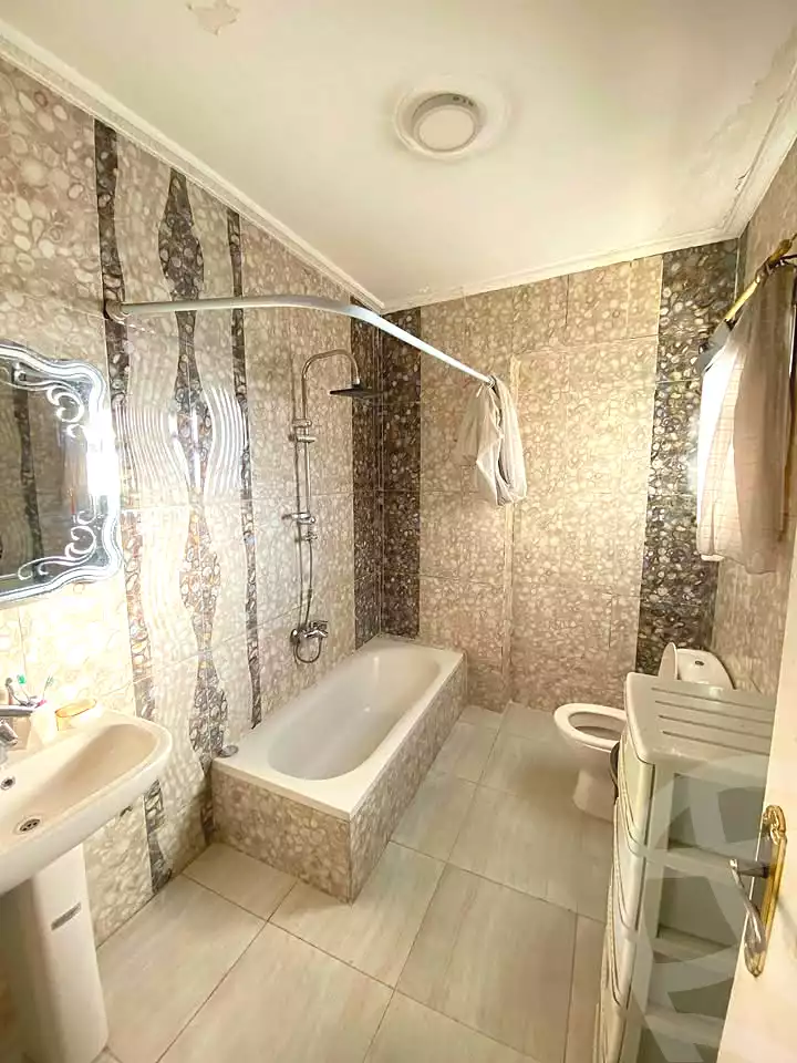 https://aqarmap.com.eg/ar/listing/6851377-for-sale-alexandria-al-agamy-lbytsh-el-reyad-st