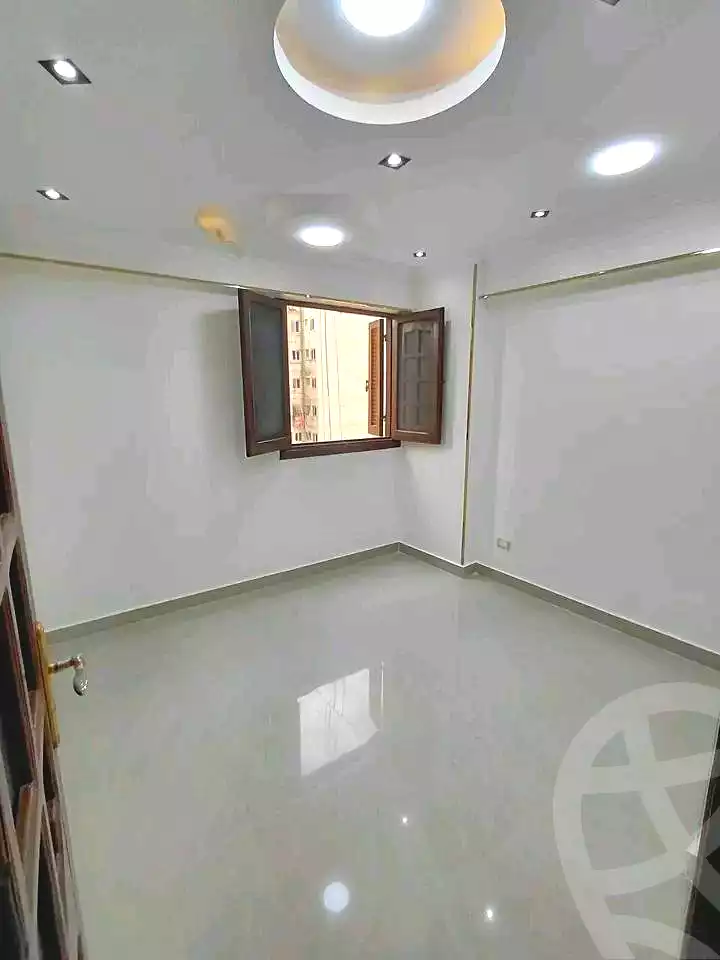 https://aqarmap.com.eg/ar/listing/6852356-for-sale-alexandria-sydy-bshr-sydy-bshr-bhry-street-15