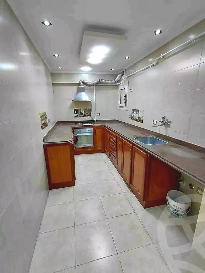 https://aqarmap.com.eg/ar/listing/6852356-for-sale-alexandria-sydy-bshr-sydy-bshr-bhry-street-15