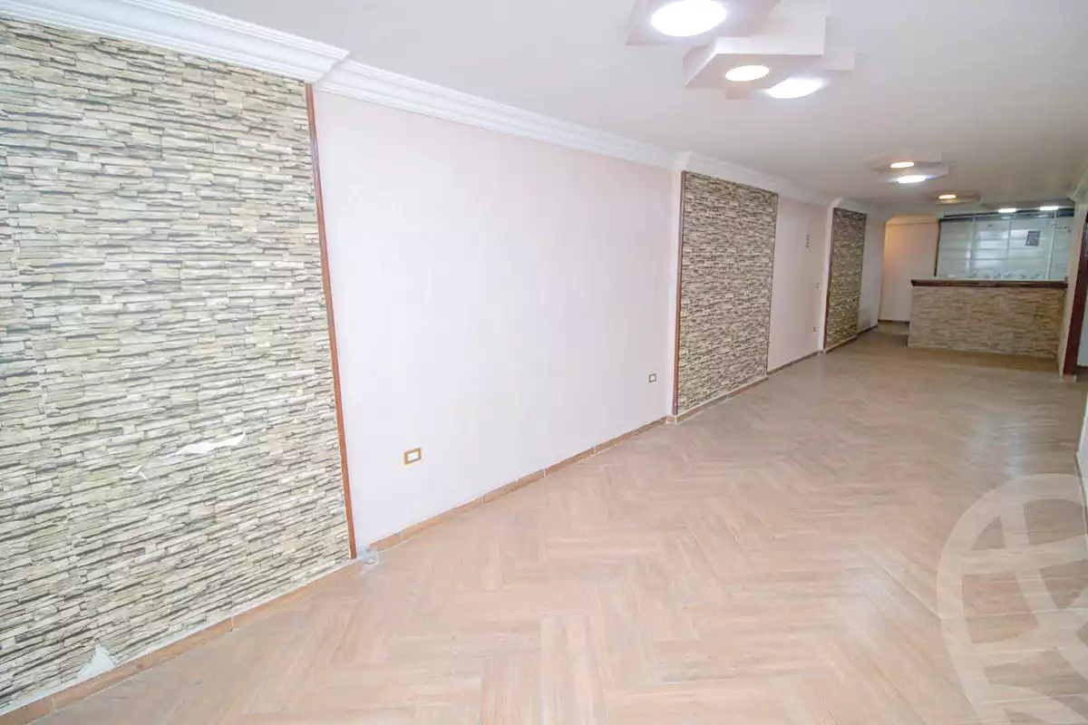 https://aqarmap.com.eg/ar/listing/6852621-for-sale-alexandria-camp-cesar-port-said-street