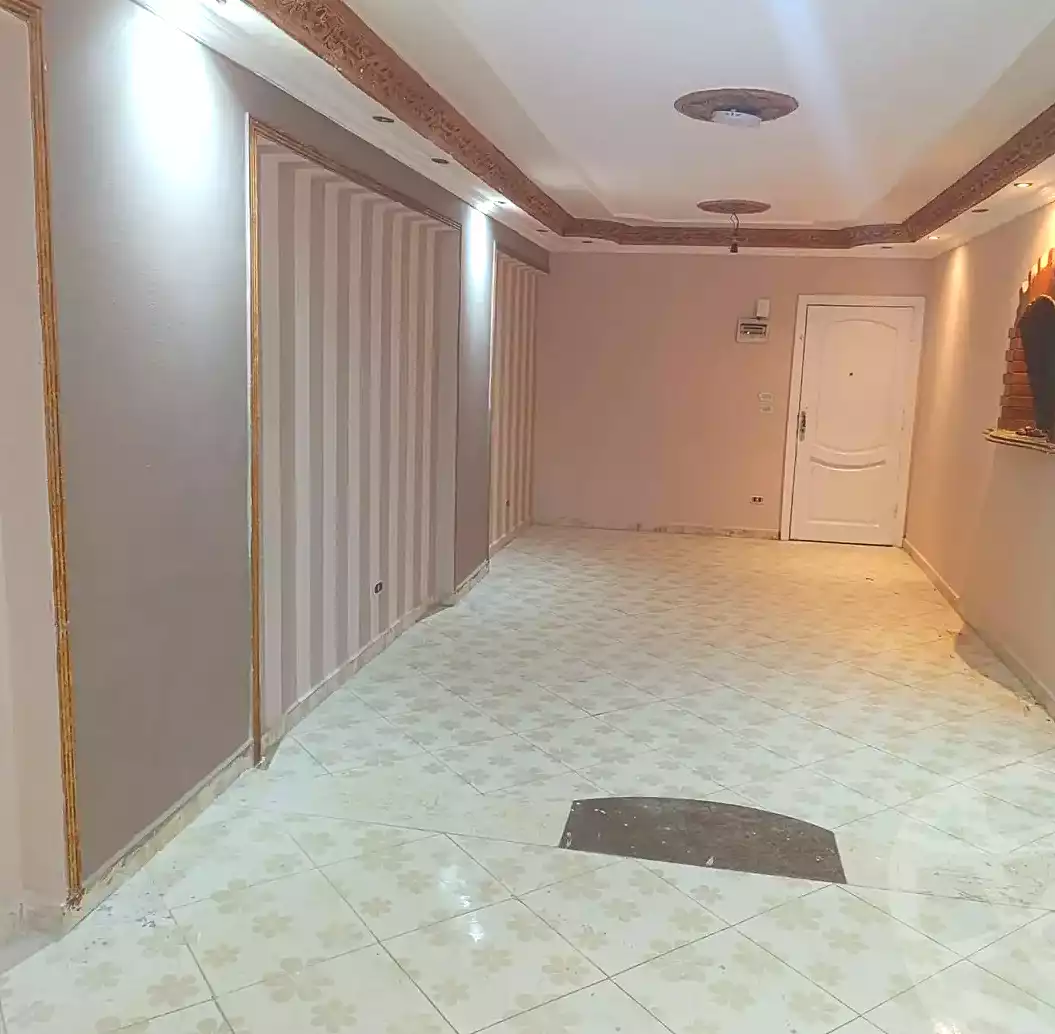 https://aqarmap.com.eg/ar/listing/6852947-for-rent-alexandria-sydy-bshr-sydy-bshr-bhry-shr-mhmwd-l-yswy