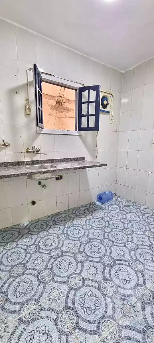 https://aqarmap.com.eg/ar/listing/6852963-for-sale-alexandria-al-agamy-shataa-el-nakheel-street-10