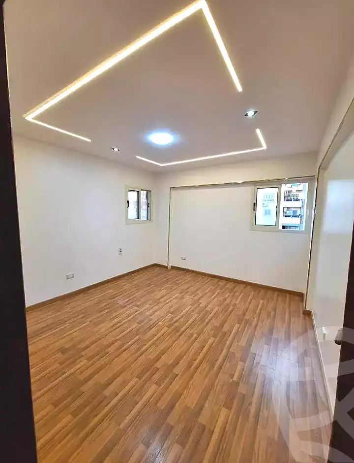 https://aqarmap.com.eg/ar/listing/6853967-for-sale-alexandria-sydy-bshr-sydy-bshr-bhry-shr-mhmwd-l-yswy