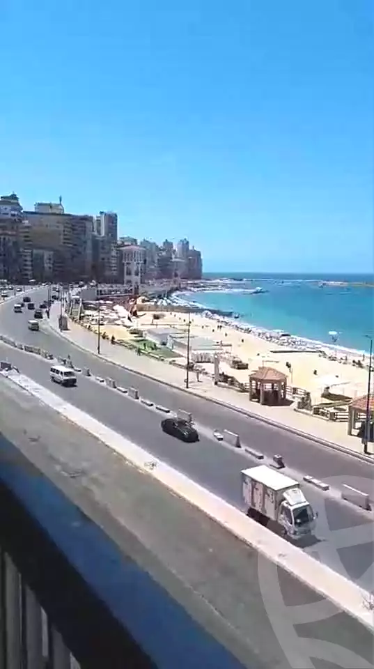 https://aqarmap.com.eg/ar/listing/6856975-for-sale-alexandria-el-asafra-l-sfr-bhry-el-geish-rd