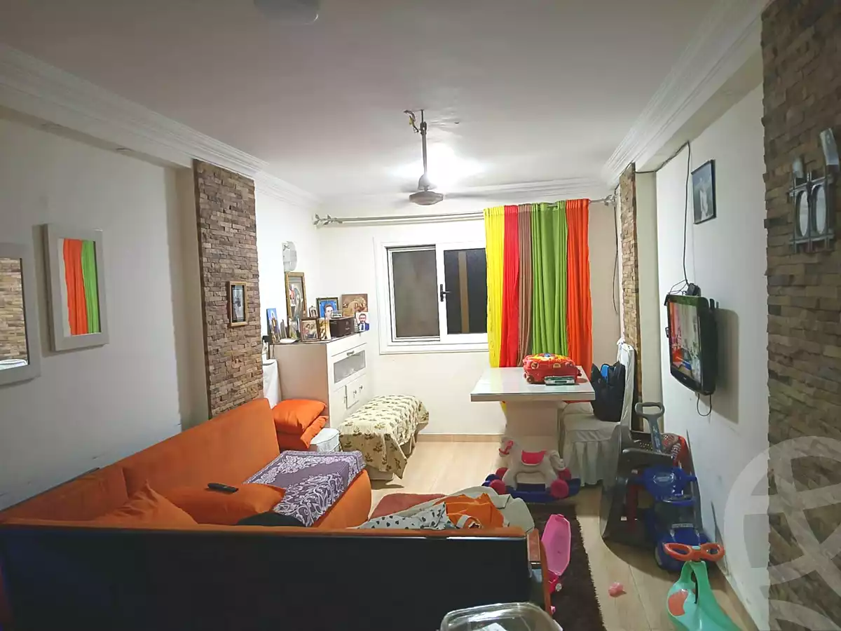 https://aqarmap.com.eg/en/listing/6860281-for-sale-cairo-helwan-el-shareaa-el-sharby-st
