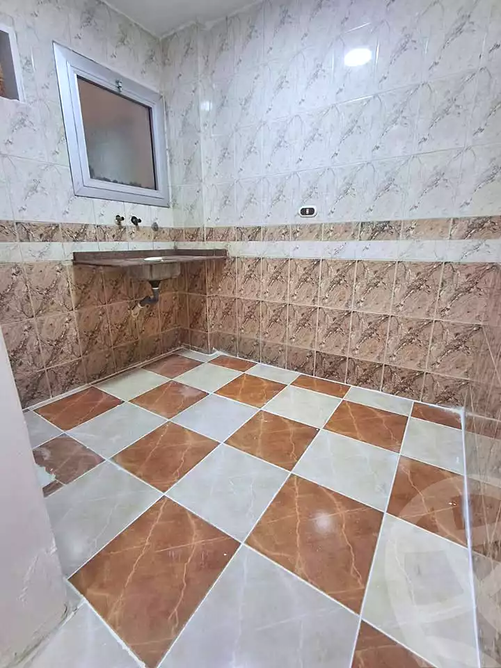 https://aqarmap.com.eg/en/listing/6860562-for-sale-alexandria-al-agamy-shataa-el-nakheel-street-10