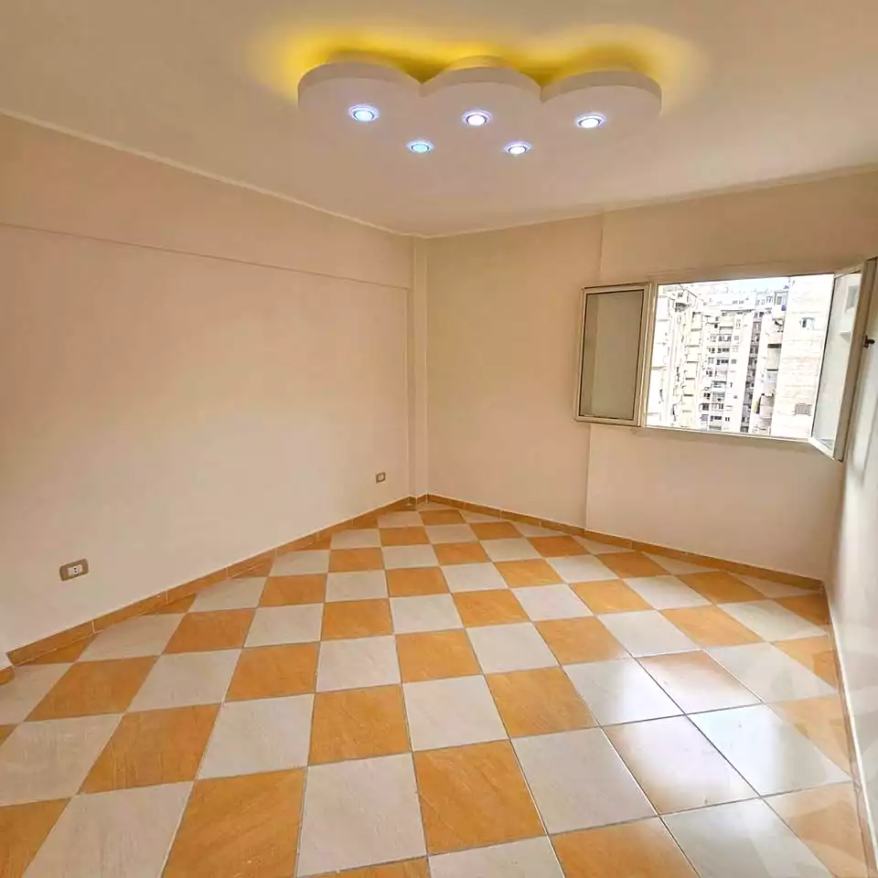 https://aqarmap.com.eg/ar/listing/6864561-for-sale-alexandria-miami-shr-jml-bd-lnsr