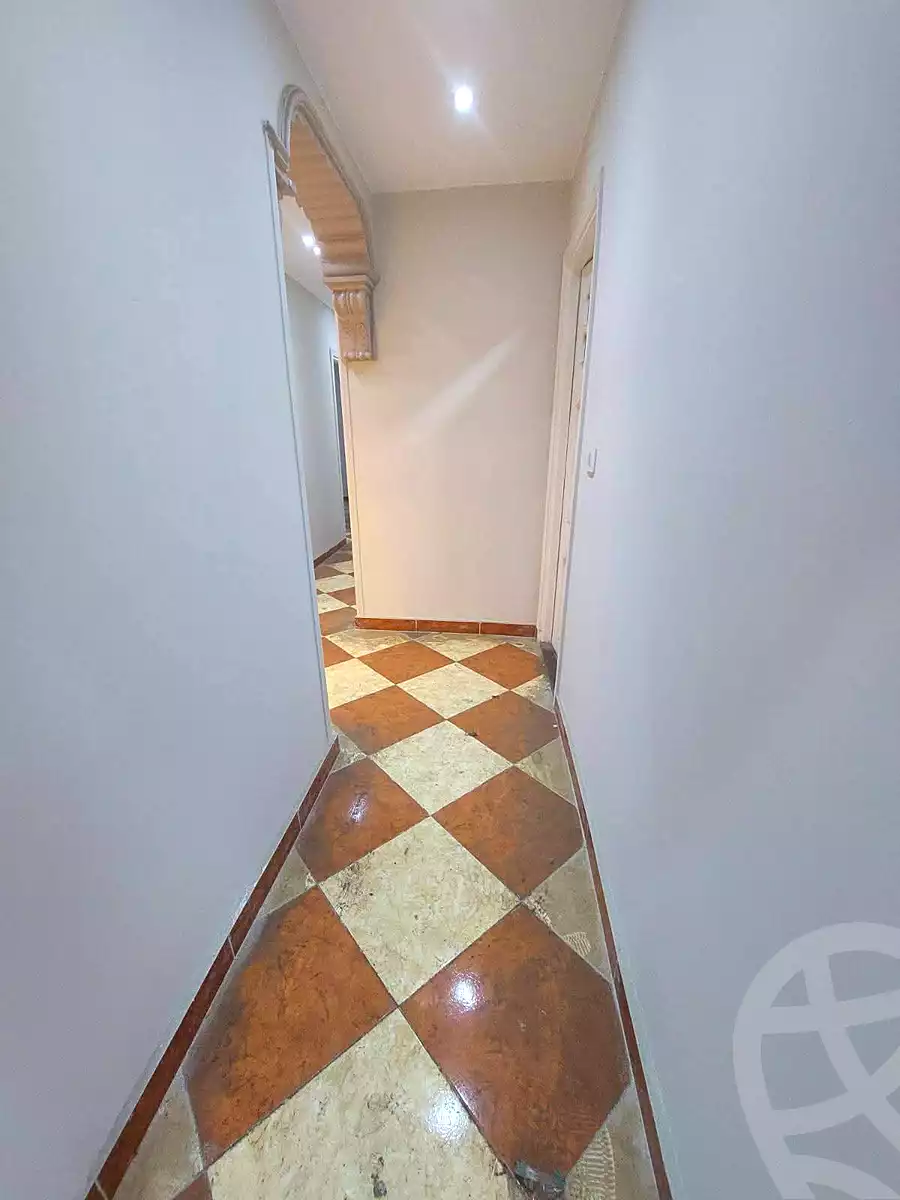 https://aqarmap.com.eg/ar/listing/6867871-for-sale-alexandria-miami-shr-jml-bd-lnsr