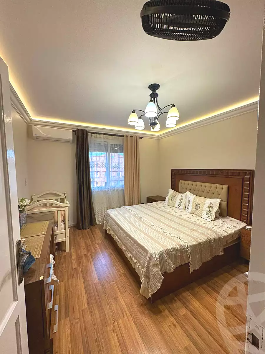 https://aqarmap.com.eg/en/listing/6868651-for-sale-cairo-new-cairo-lrhb-city-phase-4-mohammed-farid-st