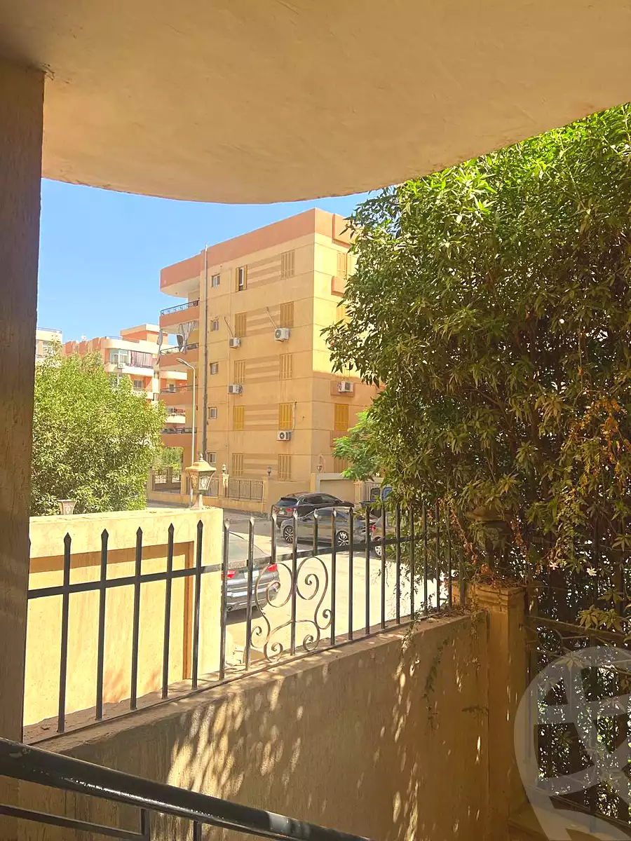 https://aqarmap.com.eg/en/listing/6868717-for-rent-cairo-6th-of-october-compounds-jrdyny-lshms