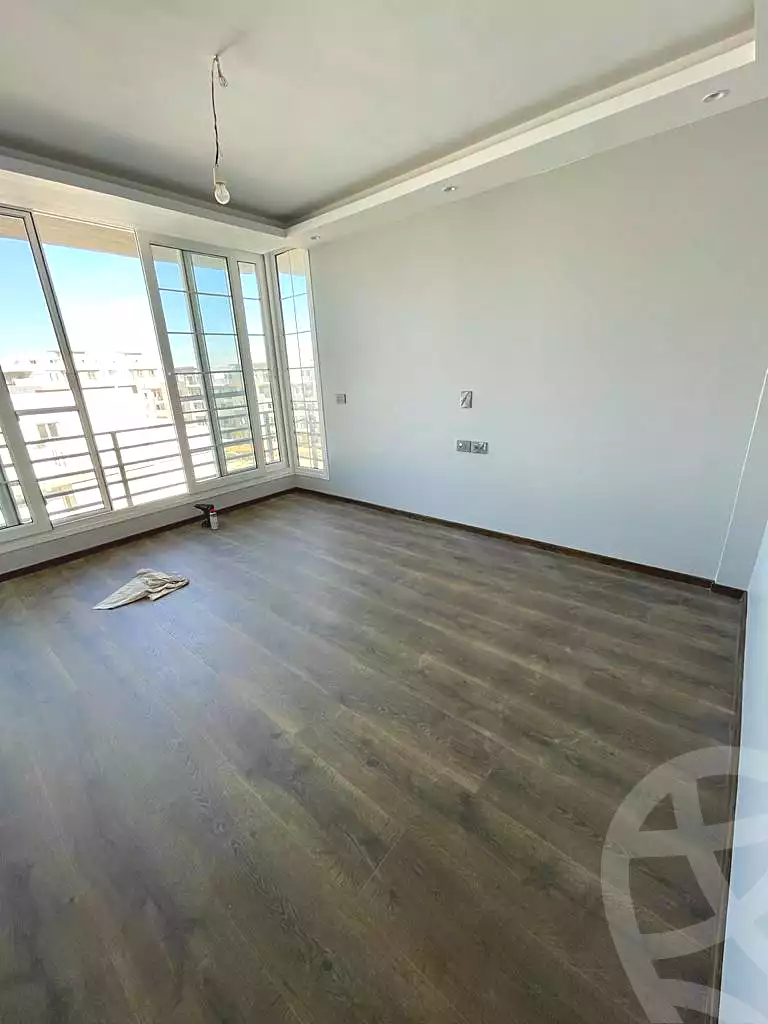 https://aqarmap.com.eg/ar/listing/6869398-for-sale-cairo-new-cairo-compounds-hyde-park-park-corner-hyde-park