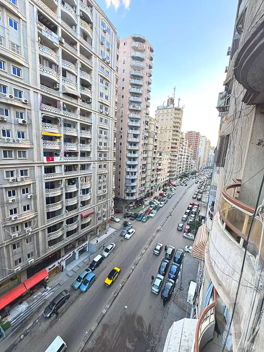 https://aqarmap.com.eg/ar/listing/6869948-for-sale-alexandria-sydy-bshr-sydy-bshr-bhry-shr-mhmwd-l-yswy
