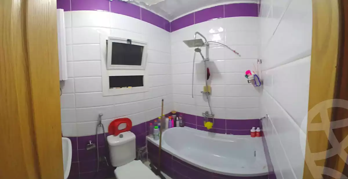 https://aqarmap.com.eg/ar/listing/6870876-for-sale-cairo-helwan-el-shareaa-el-sharby-st