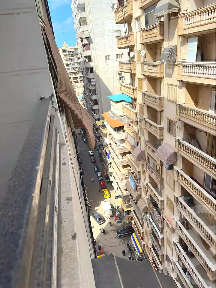 https://aqarmap.com.eg/ar/listing/6872952-for-sale-alexandria-moharram-bey-saleh-al-hedini-st