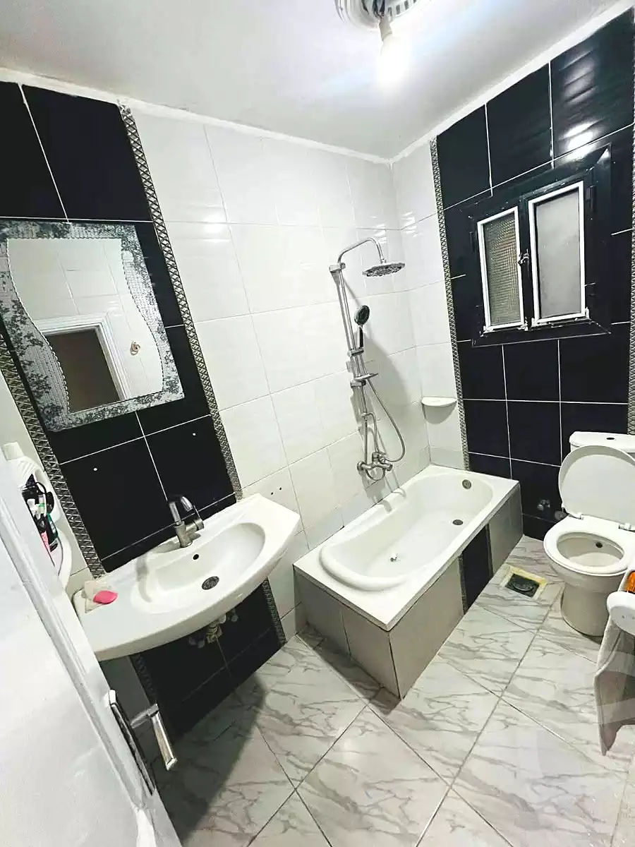 https://aqarmap.com.eg/ar/listing/6874029-for-sale-alexandria-al-agamy-lbytsh